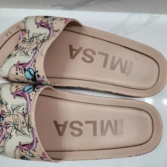 Mini Melissa Girls Unicorn Pool Slide Sand… - Picture 6 of 11